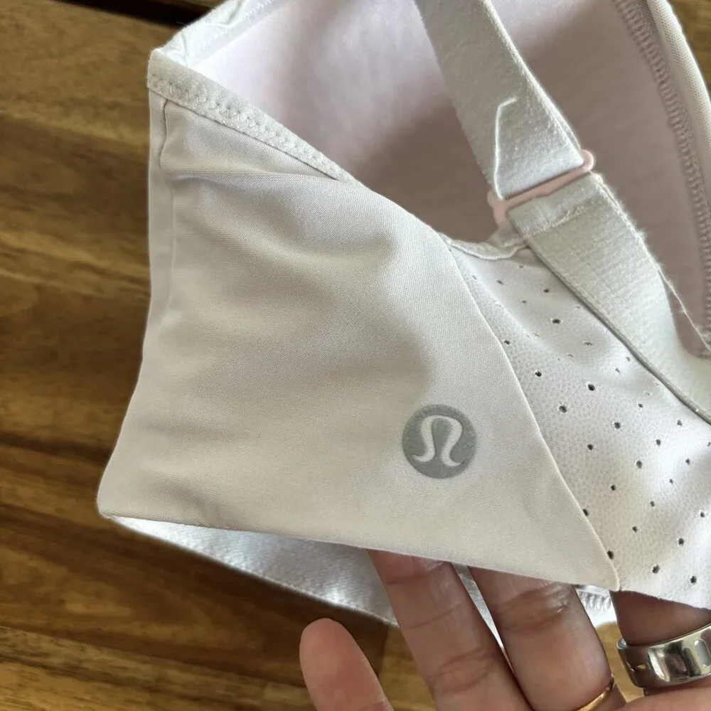Lululemon Run Times Bra High Sports Bra Women's 34D Strawberry Milkshake‎ Gym